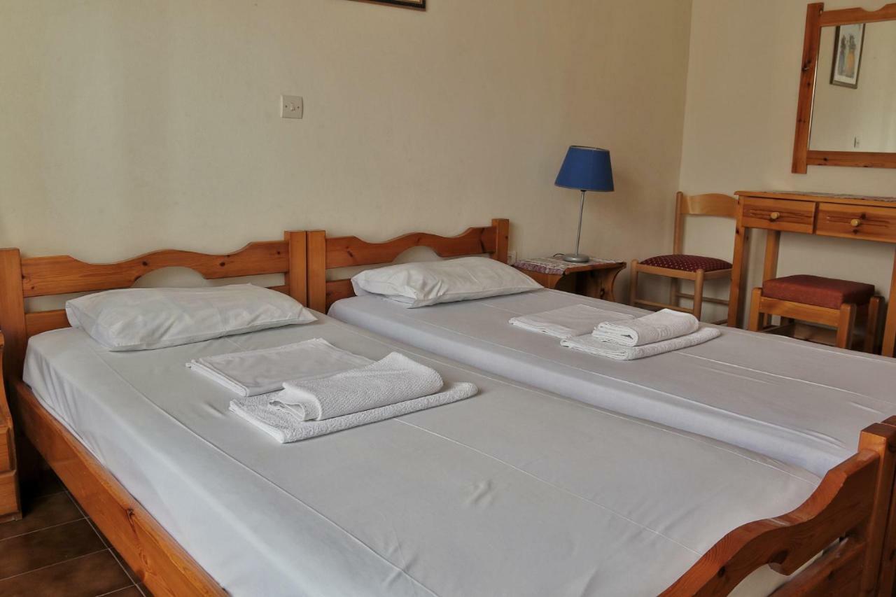 Seaview- 2 Space - Selfcatering Apartment - Helen No 3 Xiropigado Exterior foto